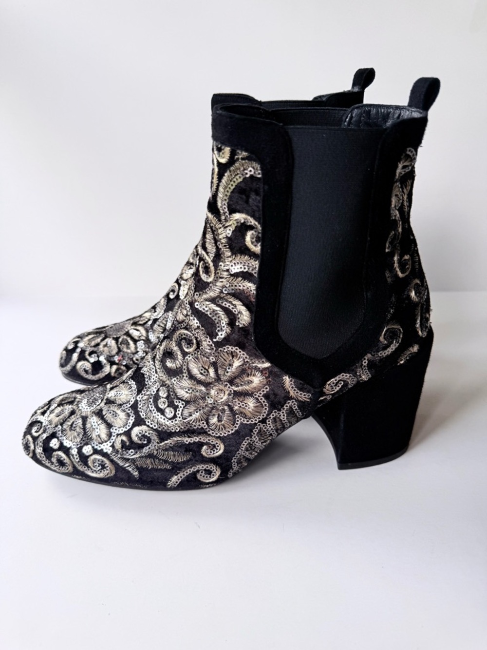 Stuart Weitzman Mediate Metallic Bootie Black Velvet Gold Sequin Embroidery 9.5N - Picture 4 of 14